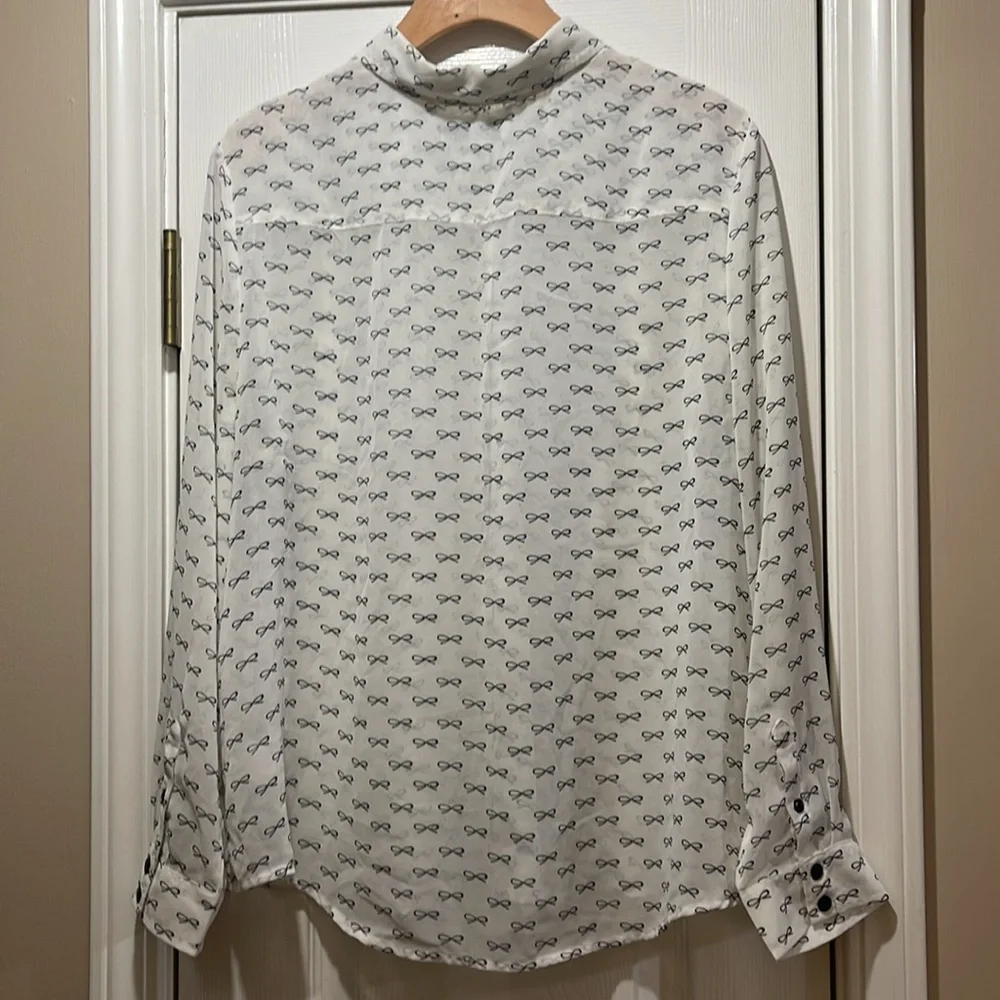 Liz Claiborne White Sheer Button-Up Blouse with Black Bow Pattern Size PXL - Picture 4 of 4